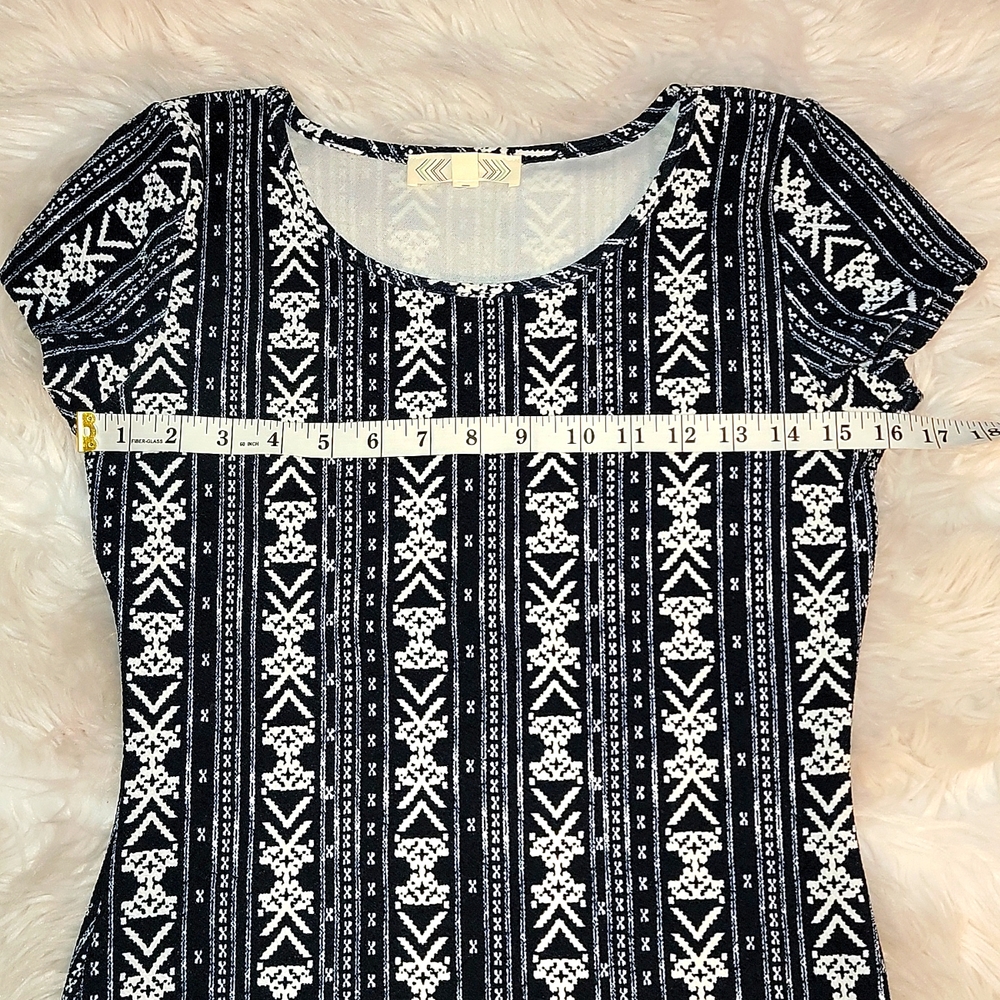 Dress - Picture 5 of 10